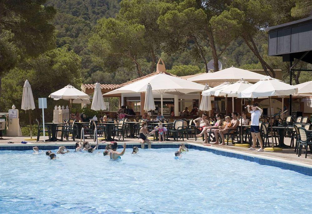 Globales Montemar Hotel Cala Llonga  Exterior photo