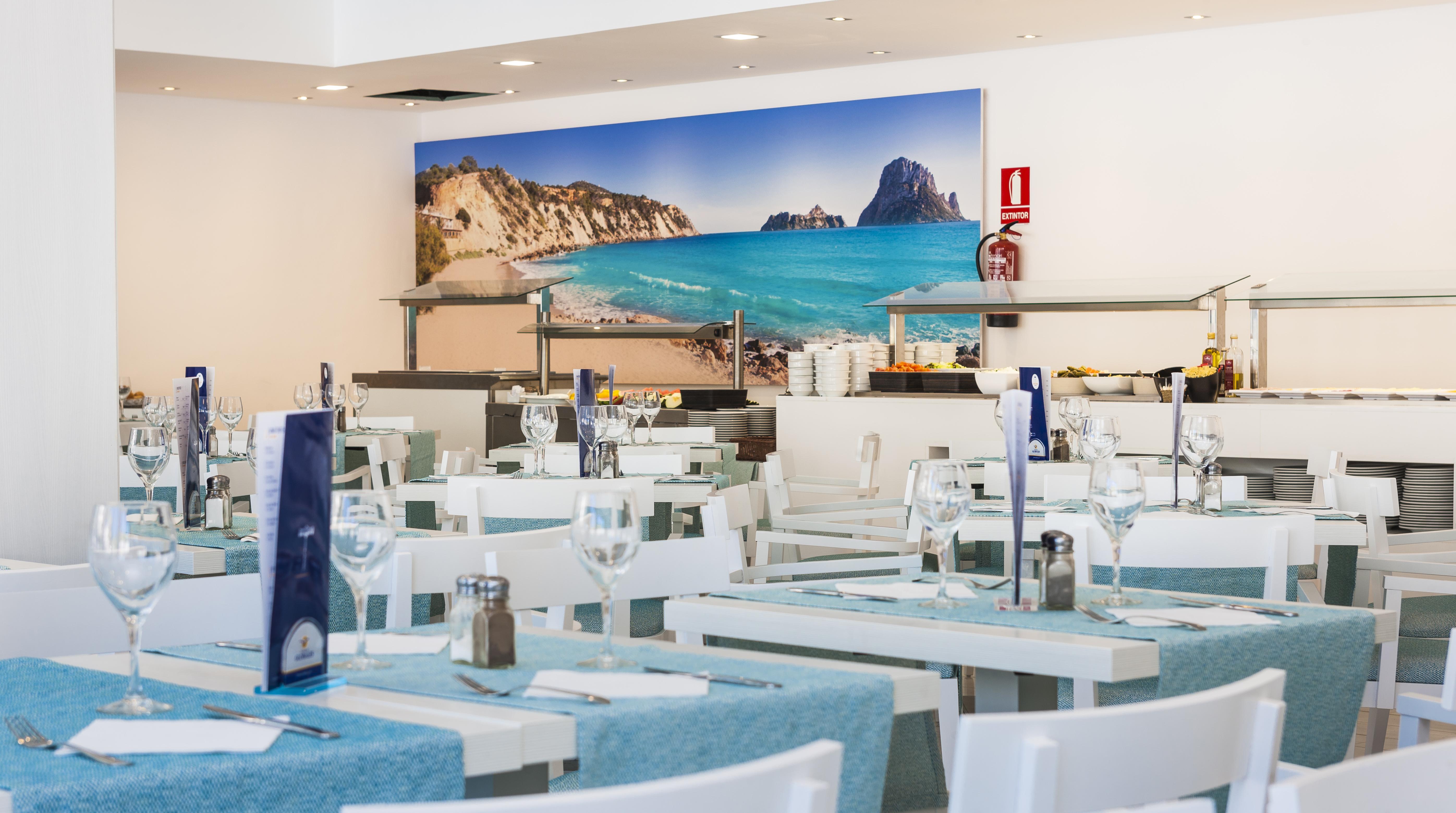 Globales Montemar Hotel Cala Llonga  Exterior photo