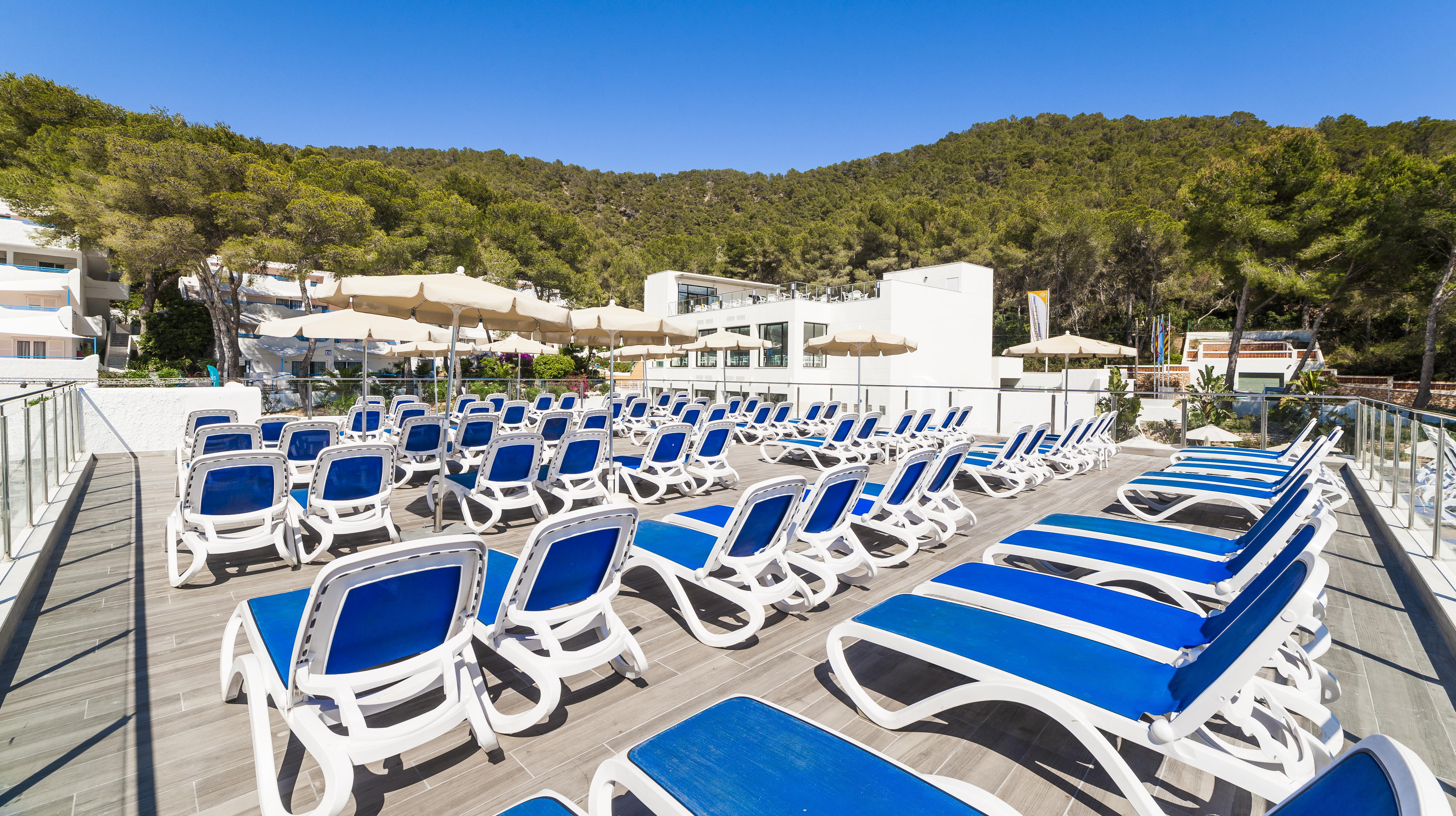 Globales Montemar Hotel Cala Llonga  Exterior photo