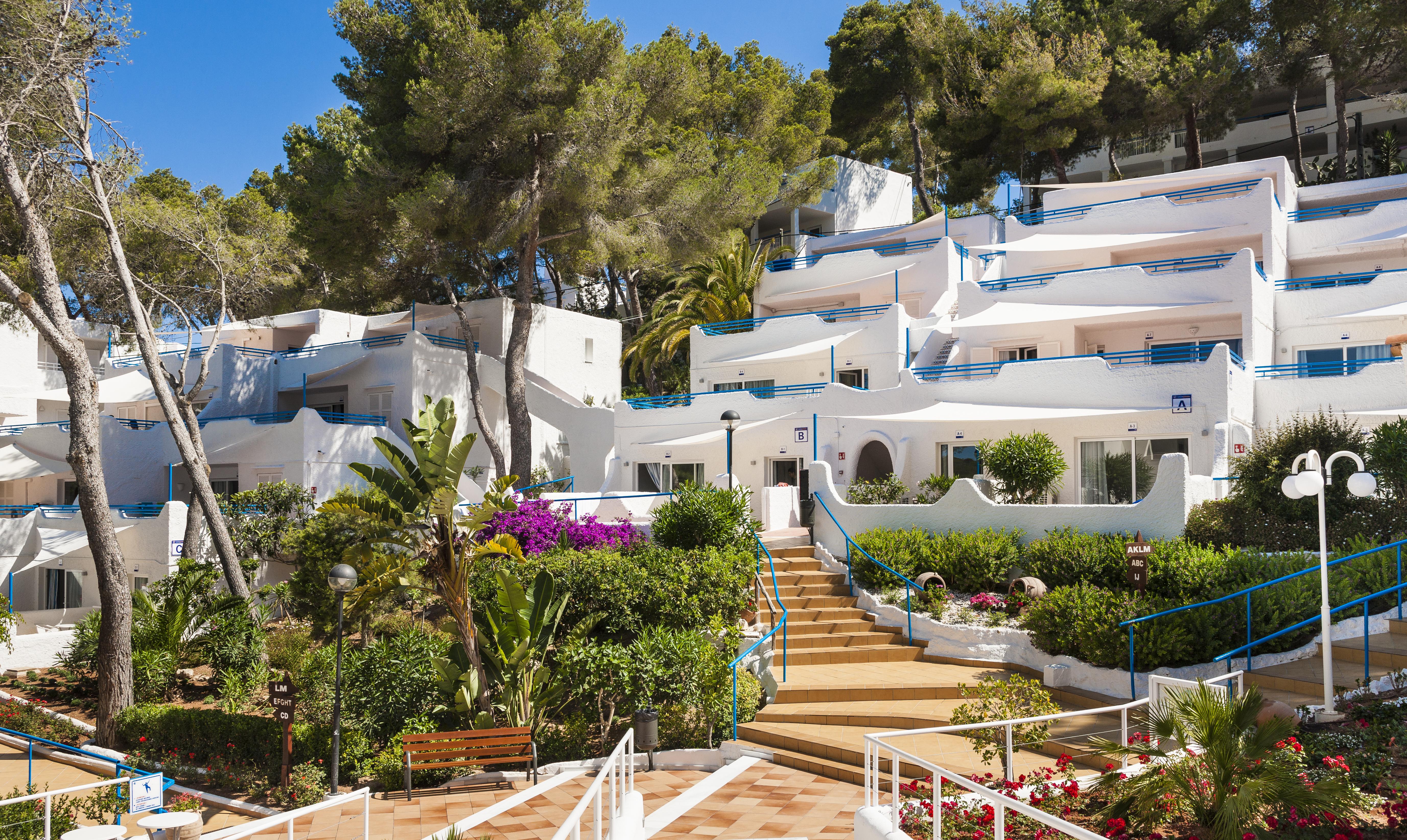 Globales Montemar Hotel Cala Llonga  Exterior photo