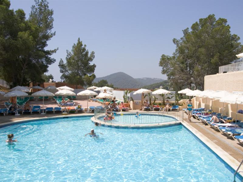 Globales Montemar Hotel Cala Llonga  Exterior photo