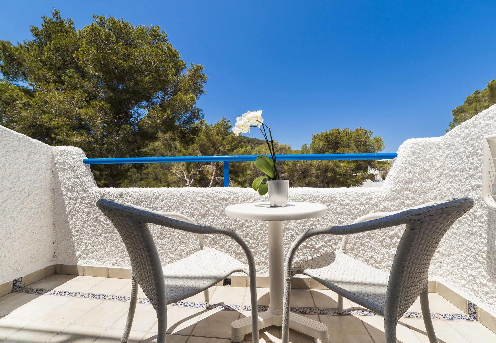 Globales Montemar Hotel Cala Llonga  Exterior photo